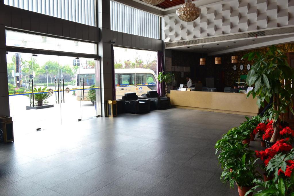 Jingyue 99 Inn Shanghai Pudong Airport Shiwan Branch שנגחאי מראה חיצוני תמונה